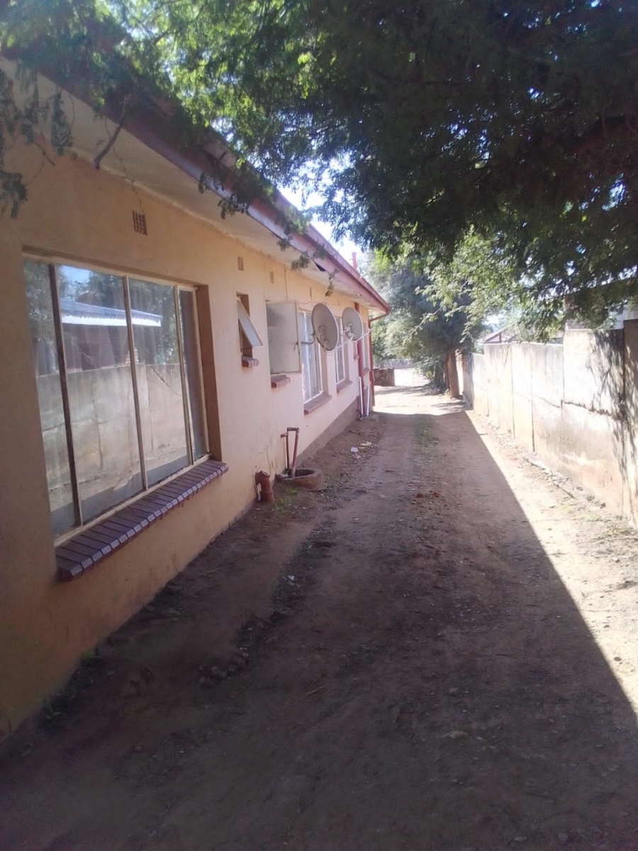 5 Bedroom Property for Sale in Elandia North West